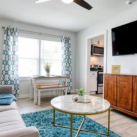 2Br 1Ba Duplex House King Beds Great For Small Groups Close To All Uptown Charlotte Attractions Bagian luar foto
