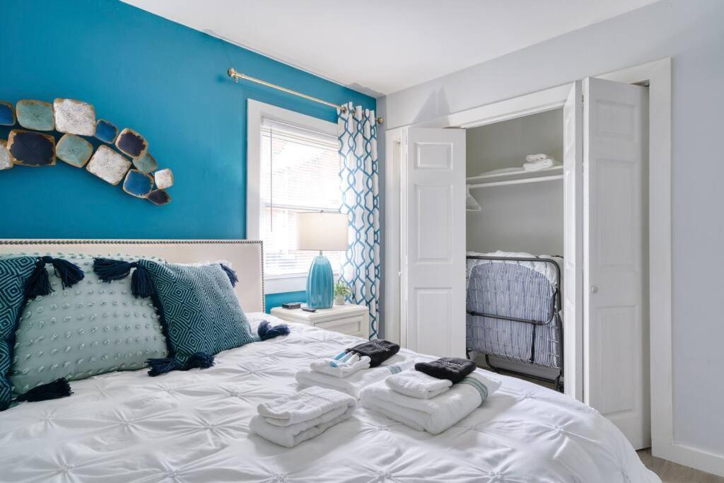 2Br 1Ba Duplex House King Beds Great For Small Groups Close To All Uptown Charlotte Attractions Bagian luar foto