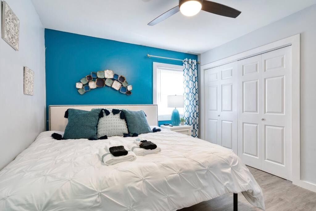 2Br 1Ba Duplex House King Beds Great For Small Groups Close To All Uptown Charlotte Attractions Bagian luar foto